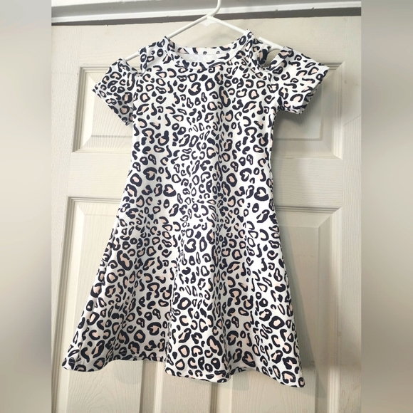 Source Unknown Other - Girls size M leopard print dress